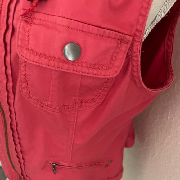 Christopher & Banks Woman’s Vest Size Large. - Picture 10 of 15